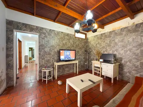 VENTA CASA SEMICENTRO TANDIL