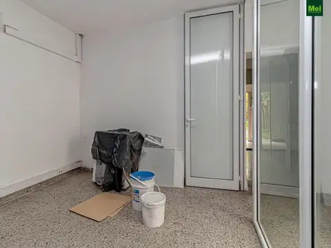 Local sobre Av comercial | Alquiler V. Urquiza | Esp. libre