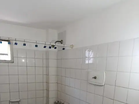 Departamento de 2amb en primer piso por escalera
