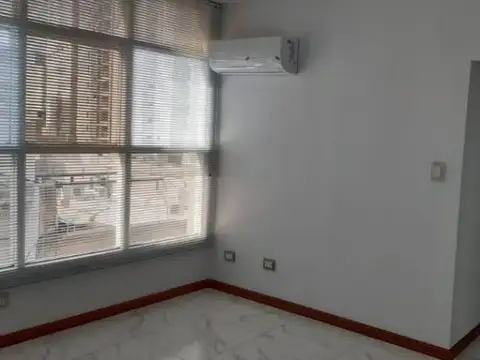 Bloque de Oficina en Excelente Ubicación. Centro de la Ciudad