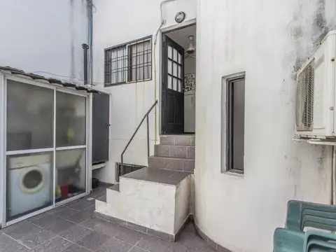 DUPLEX 3 1/2 AMBIENTES - CON COCHERA Y PATIO - APTO CREDITO HIPOTECARIO