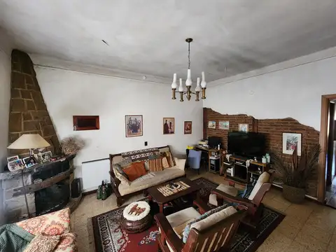 Casa 3 ambientes con 1 baño