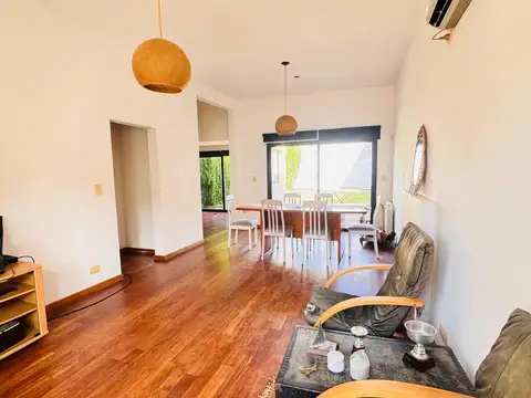 Casa 2 ambientes con 1 baño