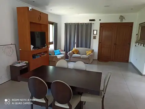 Casa 5 ambientes con 3 baños