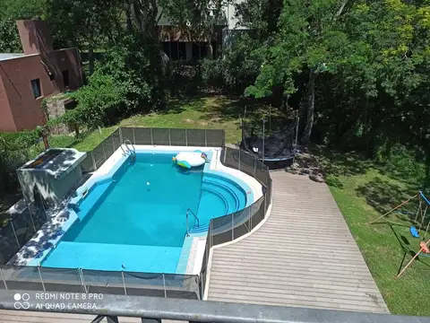 Casa en Alquiler con 3 cocheras