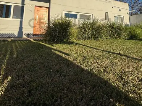 CASA EN VENTA ECHEVRRY DOS DORMITORIOS LOTE DE 945 METROS
