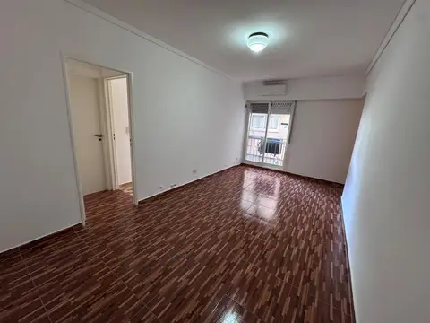2 AMBIENTES CON COCINA SEPARADA.
