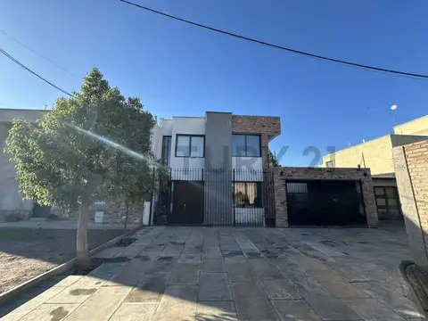 Venta de Casa. Barrio Cerrado Juan Jose Paso. Carrodilla. Luján.