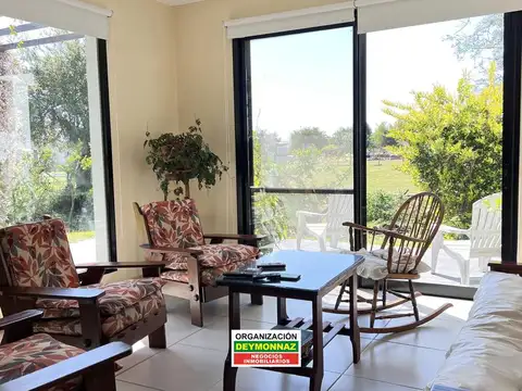 Casa en Venta con 2 cocheras