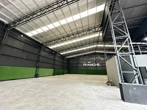 Galpon en Alquiler 55  mts Frente