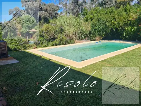 Casa en Venta con 2 cocheras