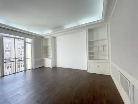 Av Pte Roque Saenz Pena 500