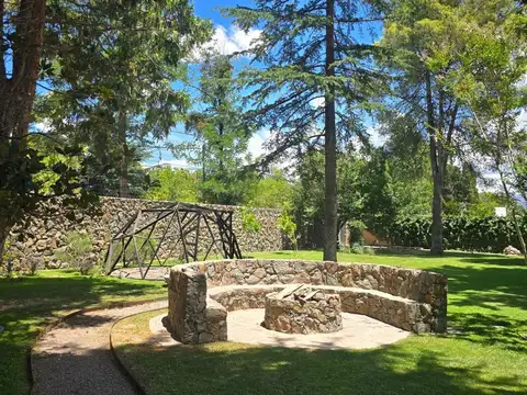 Hotel en Chacras De Coria