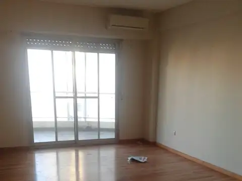 ALQUILER amplio dpto Externo con balcon cocina separada dos baños y  cochera