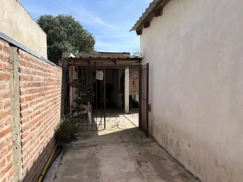 Casa en Alquiler con 1 cochera