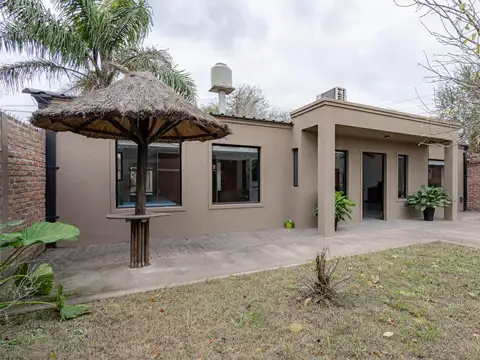 Casa 2 ambientes con 1 baño