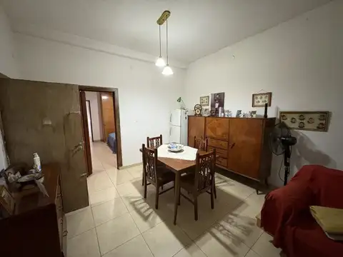 Casa 5 ambientes con 1 baño