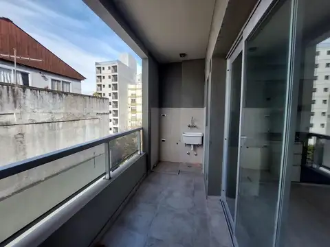 AMPLIO 2 AMBIENTES TIPO DUPLEX CON TERRAZA AL CONTRA FRENTE