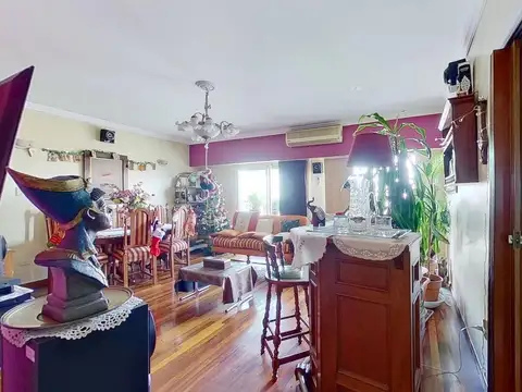 Departamento 4 ambientes con 2 baños
