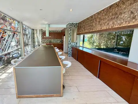 Casa en Alquiler Temporal con 6 cocheras