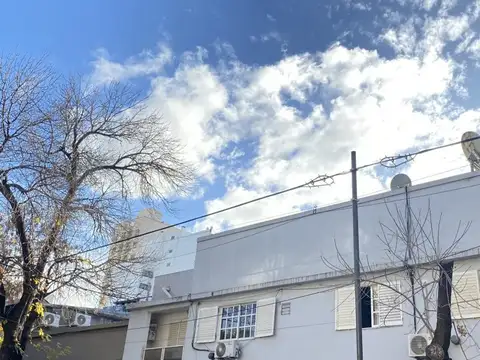 56 E/ 11 Y 12 , Piso 1°