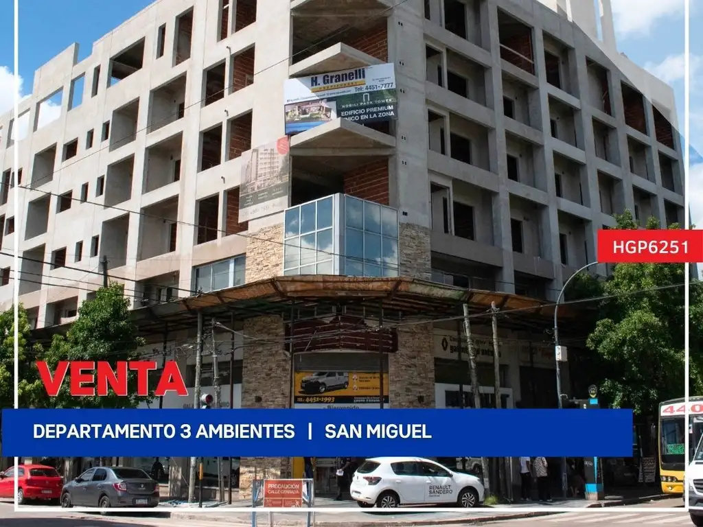 Av. Ricardo Balbin 400, Piso 2