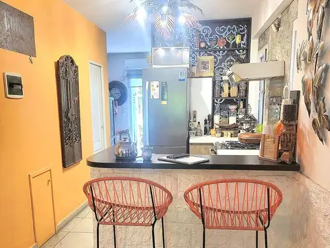 departamento 4 ambientes con patio y cochera a la venta en lujan centro