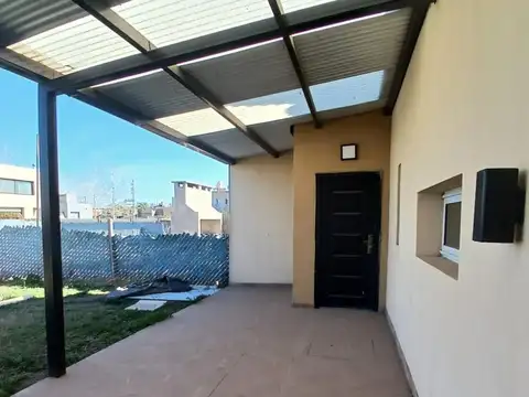 Casa 3 ambientes con 1 baño