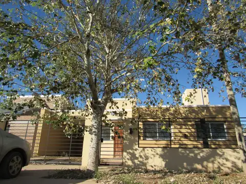 VENTA CASA AV. ALICIA MOREAU 500