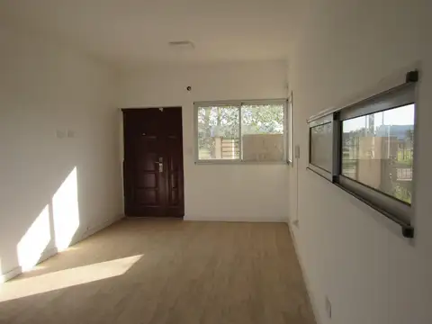 AV ALICA MOREAU  al 500