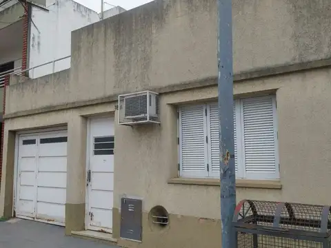 CASA EN VENTA CON PILETA EN PERGAMINO