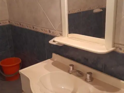 Depto Tipo Casa en Venta 60 años