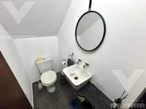 Casa en Alquiler con 2 cocheras