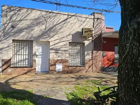 CASA 2 DORM EN VENTA  en Fomento 9 de JULIO