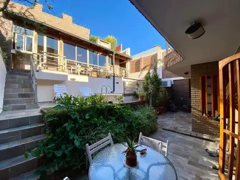 Casa en Venta con 4 cocheras