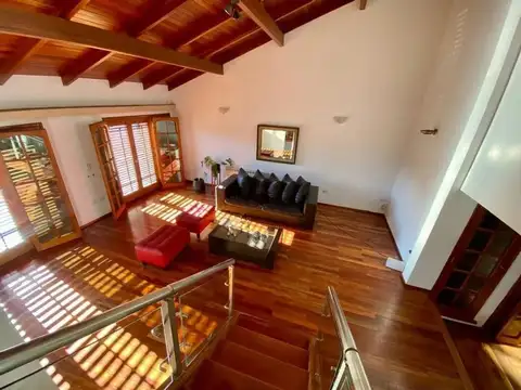 CASA DE CATEGORÍA EN MAIPÚ | 4 DORM | APTO CRÉDITO