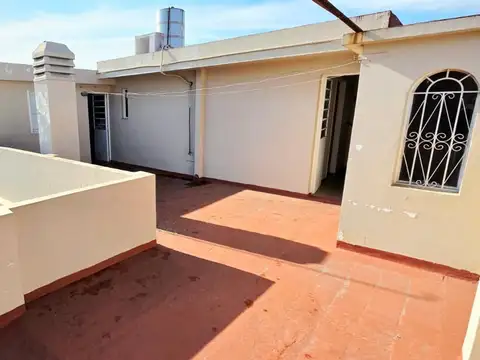 Depto Tipo Casa 4 ambientes con 2 baños