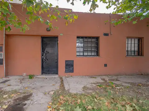 Venta Casa 4 ambientes jardin Lote propio avellaneda