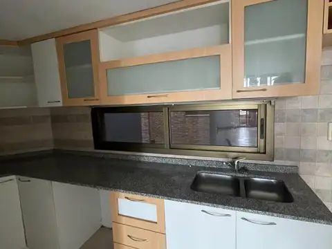 Departamento en Alquiler en Moron, $ 550.000