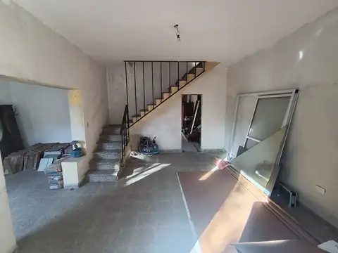 Depto Tipo Casa en Venta de 5 ambientes