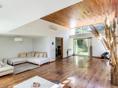 Casa de 4 dormitorios en barrio abasto - Excelente diseño y funcionalidad