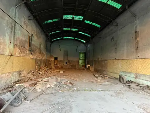 Avenida Hipólito Yrigoyen 6800