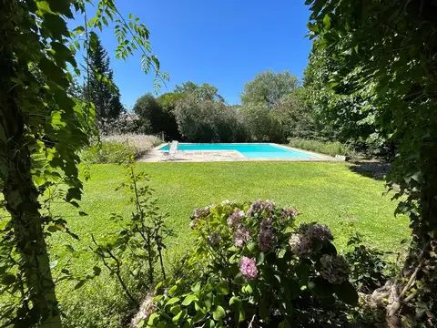 Casa en Venta con 2 cocheras