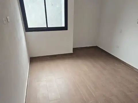 Depto Tipo Casa 3 ambientes con 2 baños