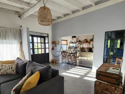 Casa 4 ambientes con 3 baños