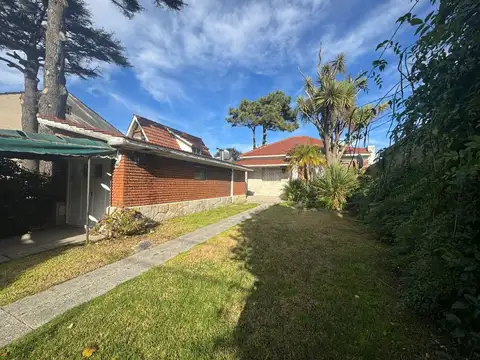 CASA 4 AMB. CON QUINCHO Y PARQUE B. PUNTA MOGOTES