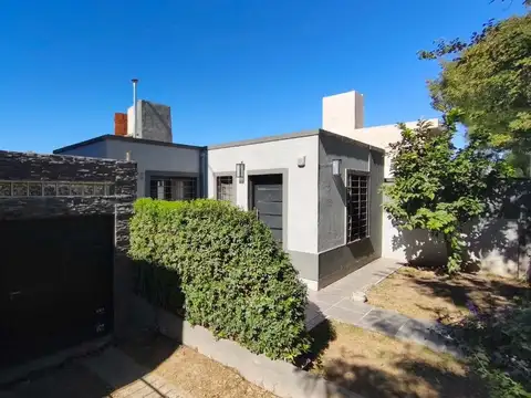 VENTA CASA 2 DORMITORIOS, PILETA LA CALERA CÓRDOBA
