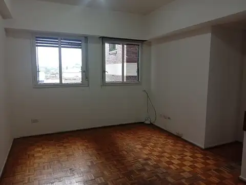 Muy buen 2 ambientes lleno de luz 