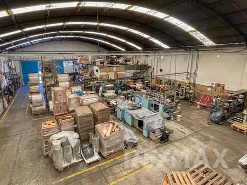 Venta de galpón industrial 1100 m2 en la tablada