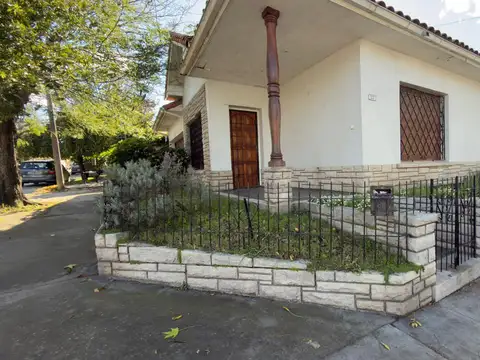 Chalet 5 Ambientes con patio y parrilla - Mitre  al 3600
